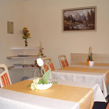 Privatunterkunft Haus Wiesenblick *