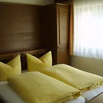 Haus Wiesenblick Pansiyon *